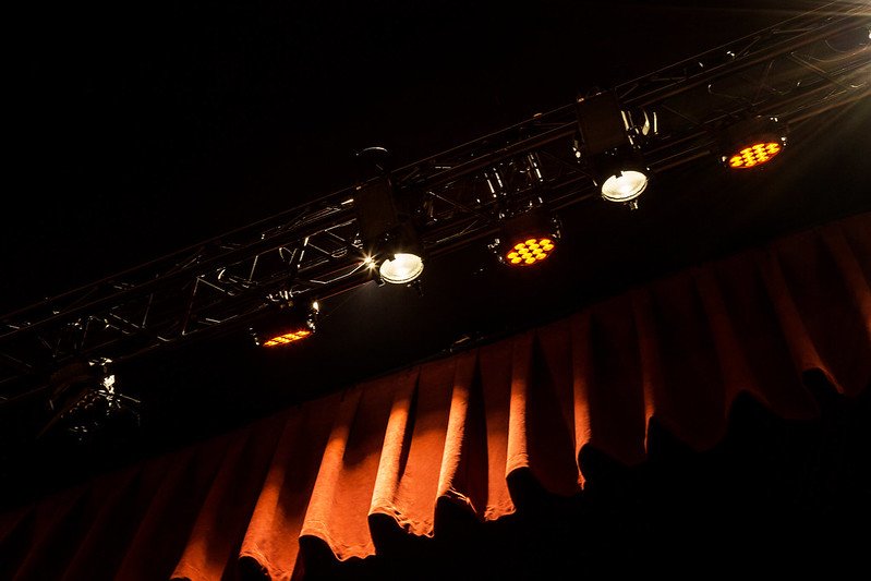 Iluminación escénica profesional para auditorios y teatros Iluminación escénica profesional para auditorios y teatros